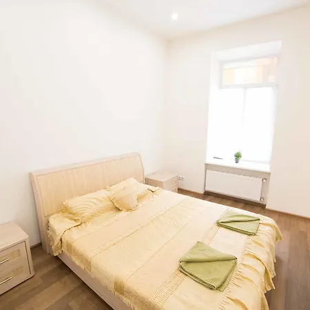 Chornovola 11 Centre