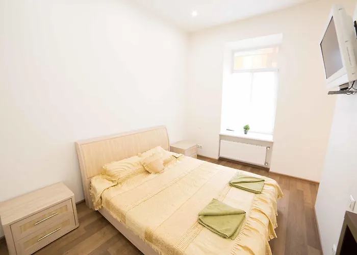 Chornovola 11 Centre