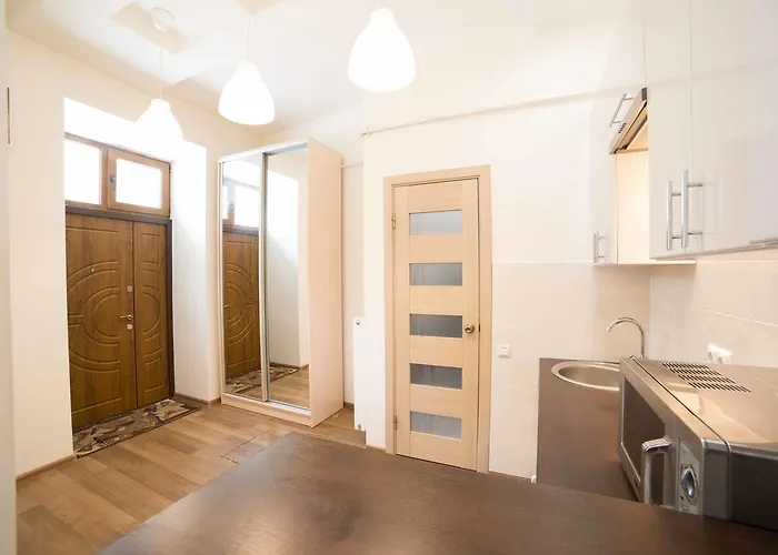 Chornovola 11 Centre Lviv